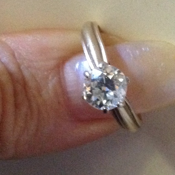 1.13 carats European cut Diamond Solitaire Ring - Picture 2 of 8